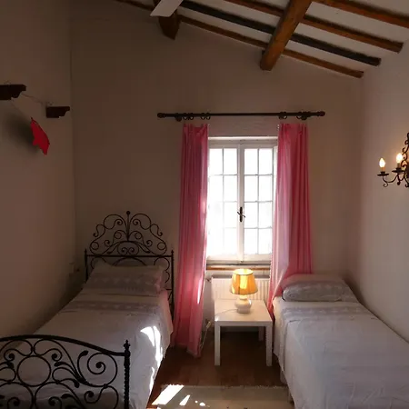 Scappo In Umbria, Il Fienile Villa *