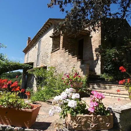 Scappo In Umbria, Il Fienile Villa Fornole