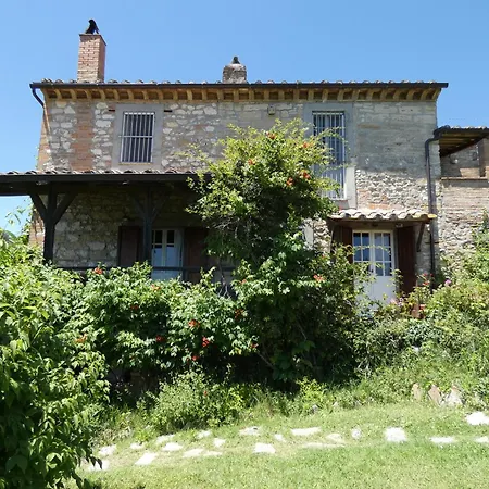 Scappo In Umbria, Il Fienile Villa *