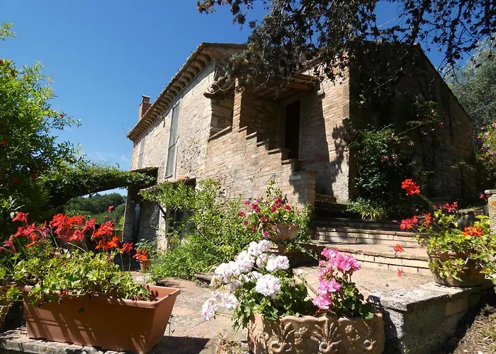 Scappo In Umbria, Il Fienile Villa Fornole